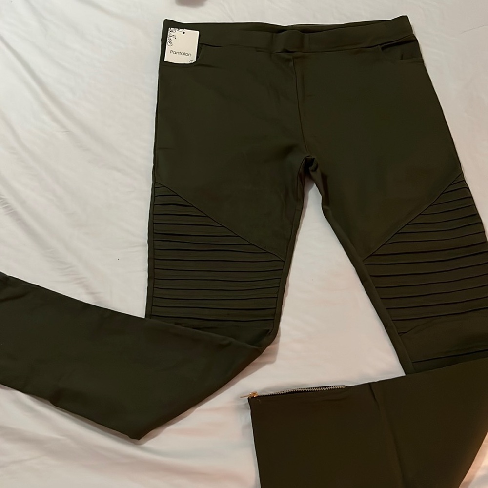 Moto Army green pants… skinny leg. But with some fun detailing!